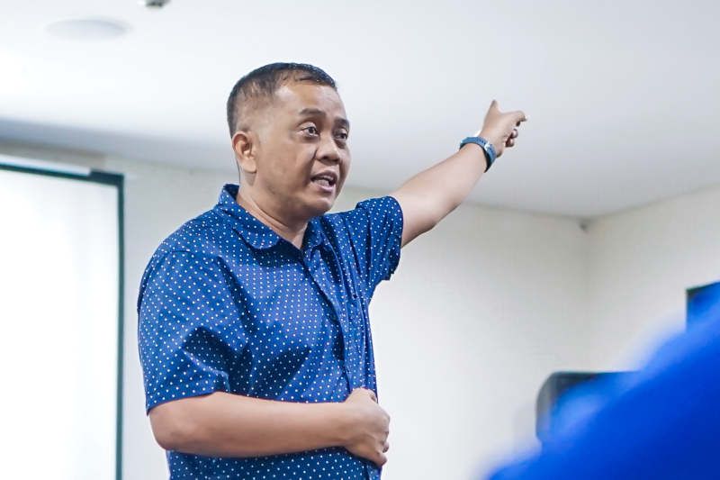JatiHartawan's tweet photo. PSIS begini..semua gara2 beliau, kami mengucapkan terimakasih yg sebesar2nya buat pak anto 💙 https://t.co/y6dQfdCejQ