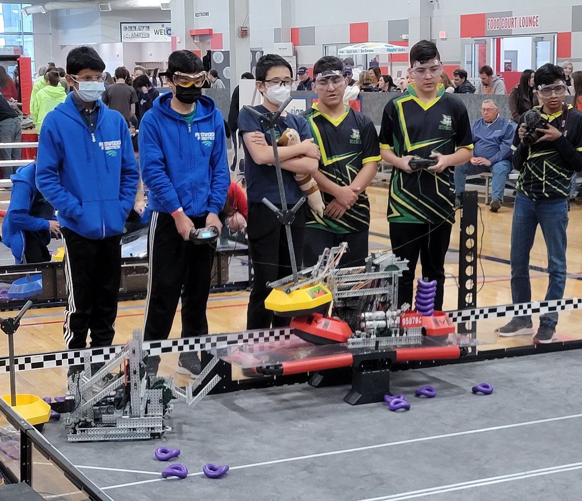 MrCortezRobotic's tweet image. Analyzing that W! Day 2 was amazing. We went 6-4, we&apos;re stll fighting. Kids are communicating effectively and just having an amazing time. There&apos;s nowhere I&apos;d rather be. 

#VexV5 #VEXrobotics