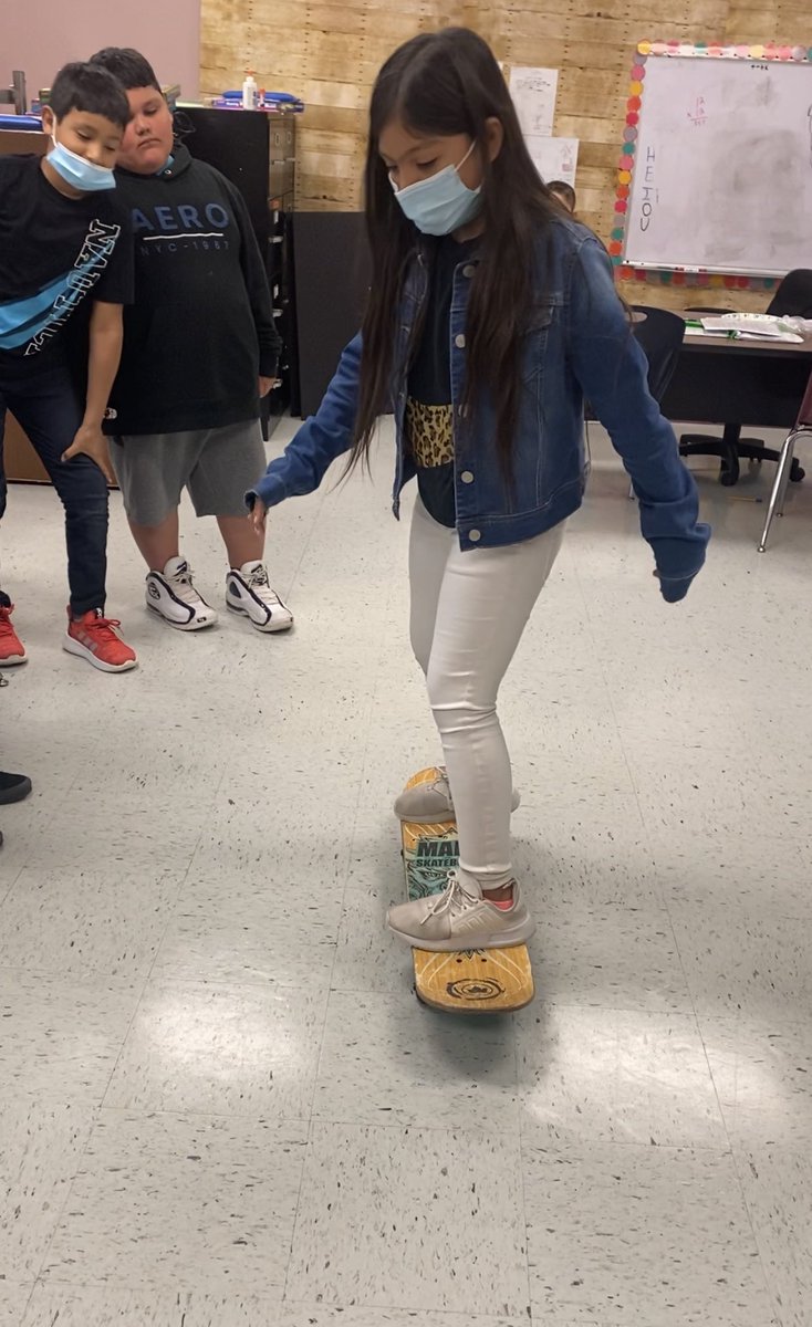 MMartinezMEd's tweet photo. Making #mathematics relevant! We talked all about positions-parallel/perpendicular/angles/lines the board to make the turns! My favorite was when they would spin and the Ss estimated how many degrees they were able to rotate! @NISDEvers @MrsGalindo0203 #NISDElemMath https://t.co/WC92La2zSY