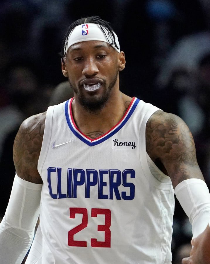 Robert Covington tonight:

43 Points 
8 Rebounds
3 Blocks
2 Steals
62% FG
11 (!!!) 3PM

WENT OFF. 🔥🔥🔥🔥