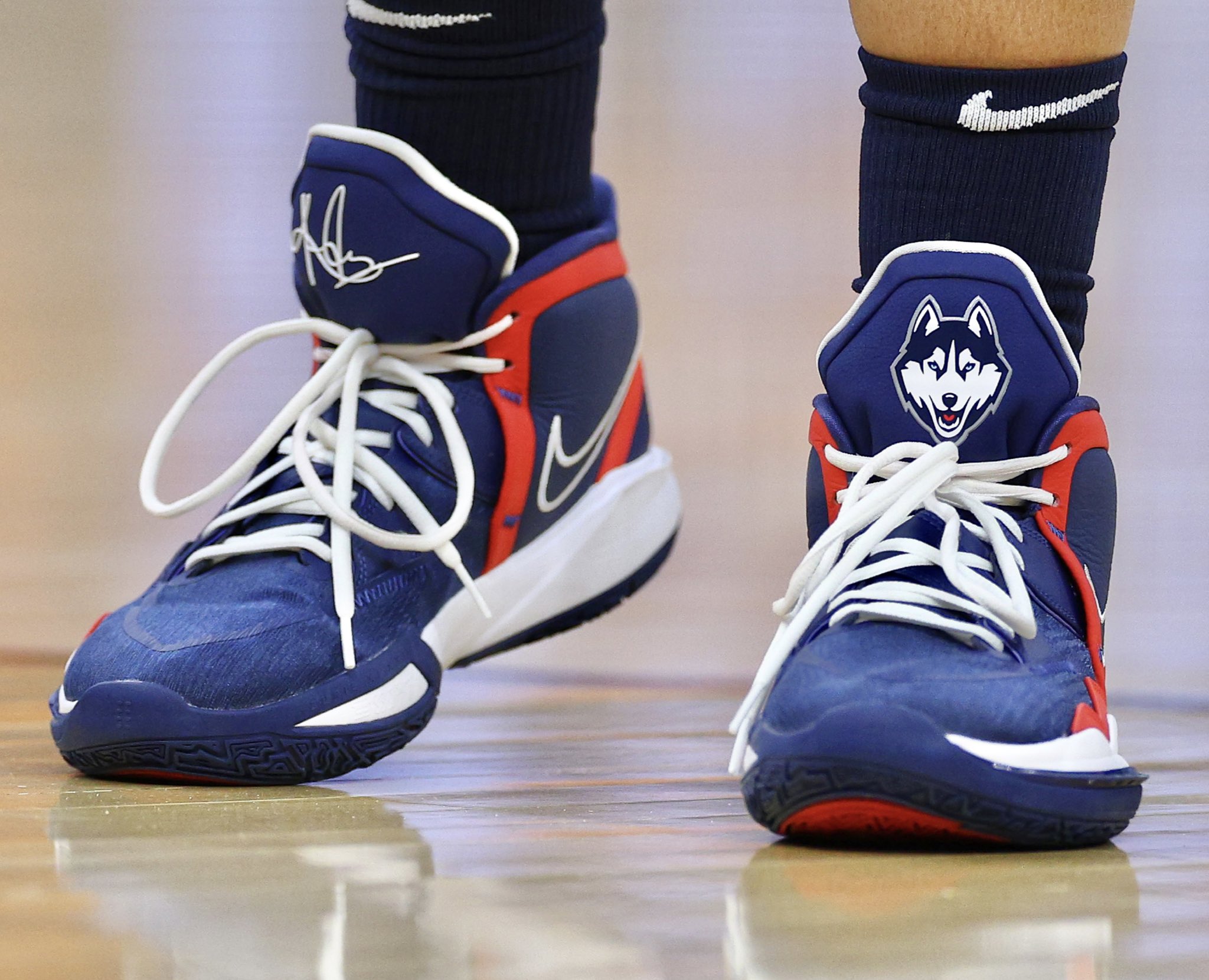 Kyrie uconn cheap