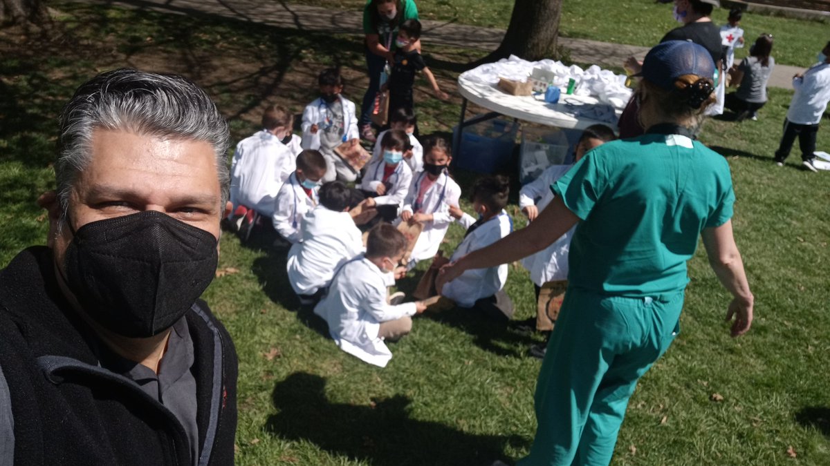 SuptRico's tweet photo. Muchísimas gracias @SutterHealth for helping introduce, encourage, inspire, and put our Roseland Elem scholars on the path to a career in health/medicine! Our future is in good hands. #RoselandFuerte 💪🏽 #JuntosAdelanteRPS https://t.co/NJaxUfef27