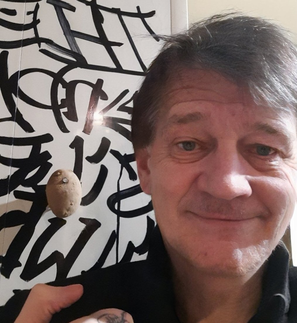 Ultrasugabuga's tweet photo. Всем доброго дня, я Александр Василий Баракудин, для друзей и близких "Пожилая туфелька" на этом интенет сайте будем моя жизнь !!! Мой друг картошка употребил железо ! #пожилой #дед #Пожилаятуфелька #баракудин #картошка #гвоздь #хэштег #какполтзоватьсяпростатой https://t.co/rPMzsfdYA6