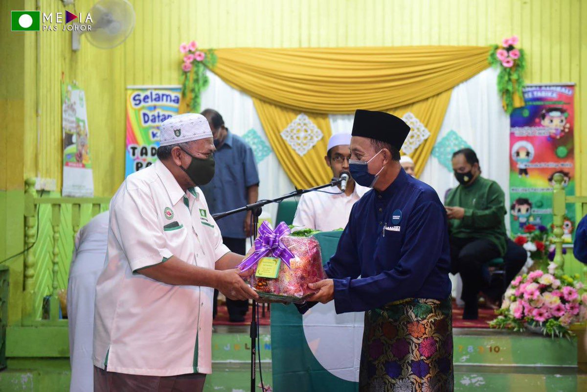 CkgAbdAziz's tweet photo. Alhamdulillah, selesai Majlis Kesyukuran Dun Maharani di Pt Tarom semalam. Terima kasih kepada warga Maharani yang sudi hadir☺️

#MaharaniPrihatin #MuoSederap https://t.co/GAM3fogLKF