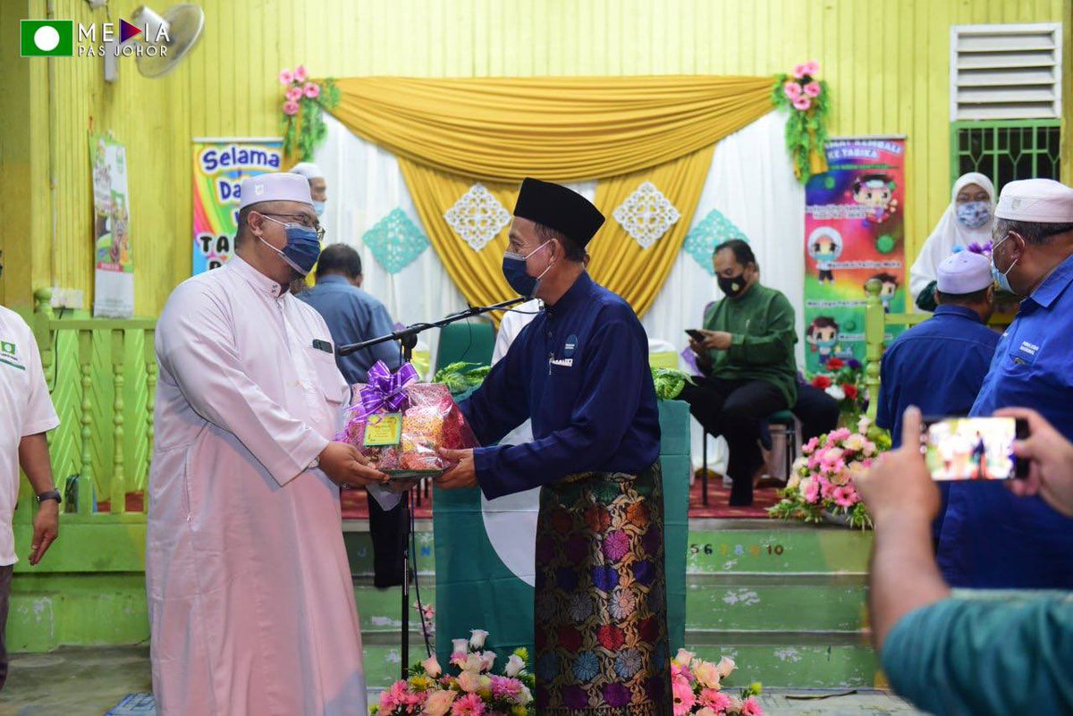 CkgAbdAziz's tweet photo. Alhamdulillah, selesai Majlis Kesyukuran Dun Maharani di Pt Tarom semalam. Terima kasih kepada warga Maharani yang sudi hadir☺️

#MaharaniPrihatin #MuoSederap https://t.co/GAM3fogLKF
