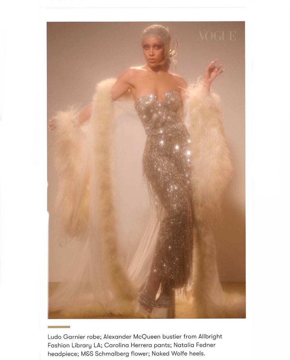 LudoGarnier's tweet photo. Feathers Robe https://t.co/YGKs8TWcnm @DojaCat cover for @voguesingapore #fashion #fashiondesigner #DojaCat #vogue #voguemagazine #voguesingapore #cover #losangeles #fashionstyle #fashionblogger #editorial https://t.co/YTUlYnaAs1