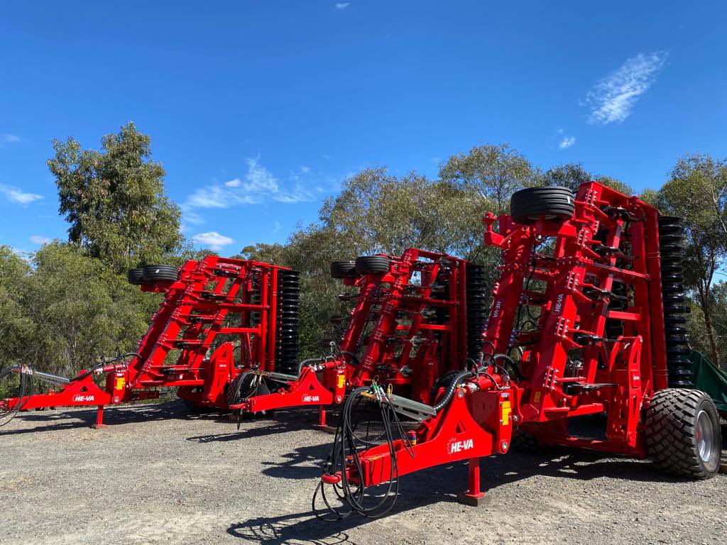 Techgrow2's tweet photo. WAITING FOR THE OPENING RAIN?
6m & 7m HE-VA Deep Rippers in stock and available for immediate delivery. Contact us while stock lasts!
#heva #deepripping #deepripper https://t.co/Meee0GMJIU