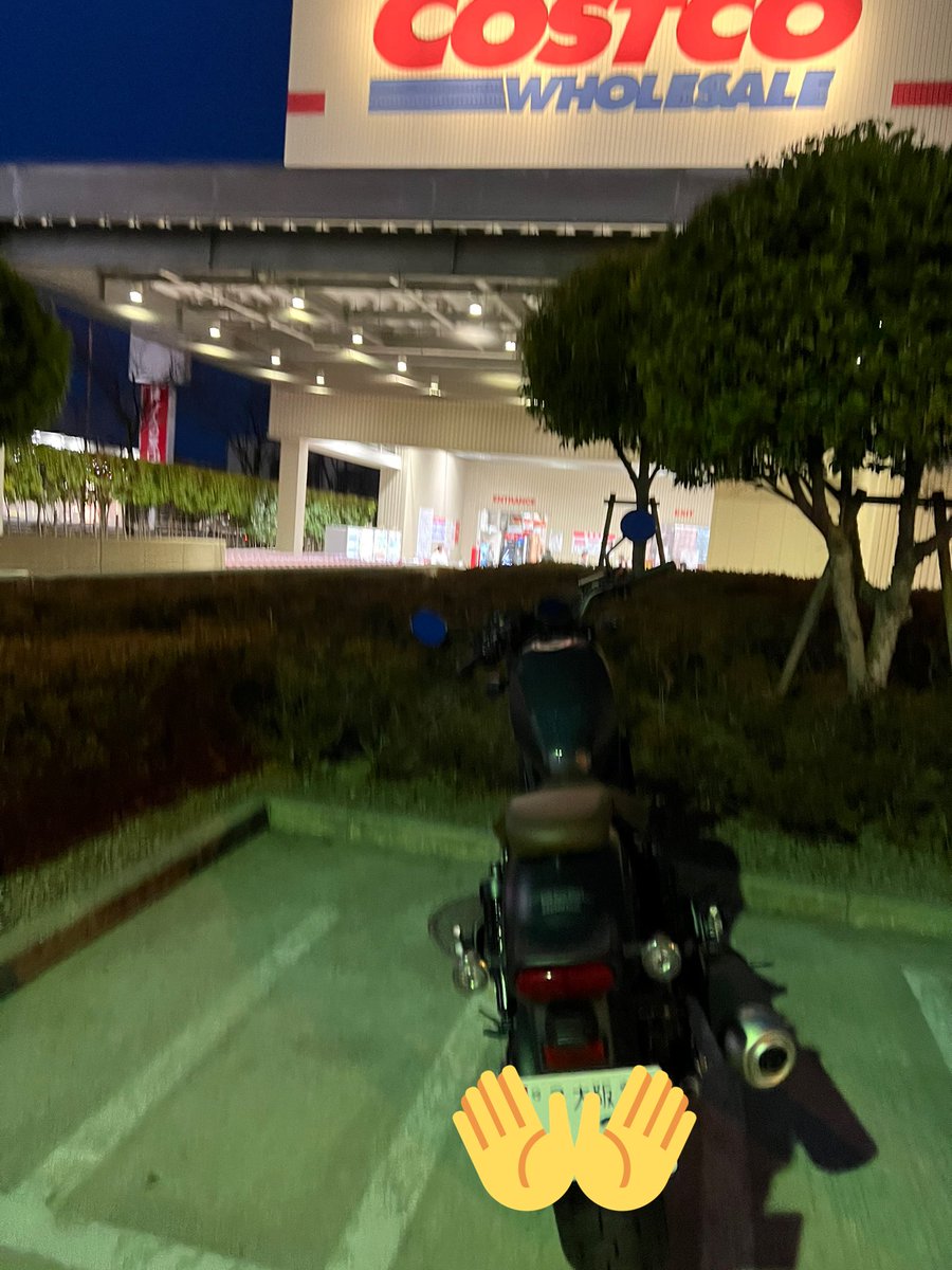 0o_yn_o0's tweet photo. 久しぶりの浮上
あまりバイクに乗れてない。
もったいない😭 https://t.co/csqmzLv7nR
