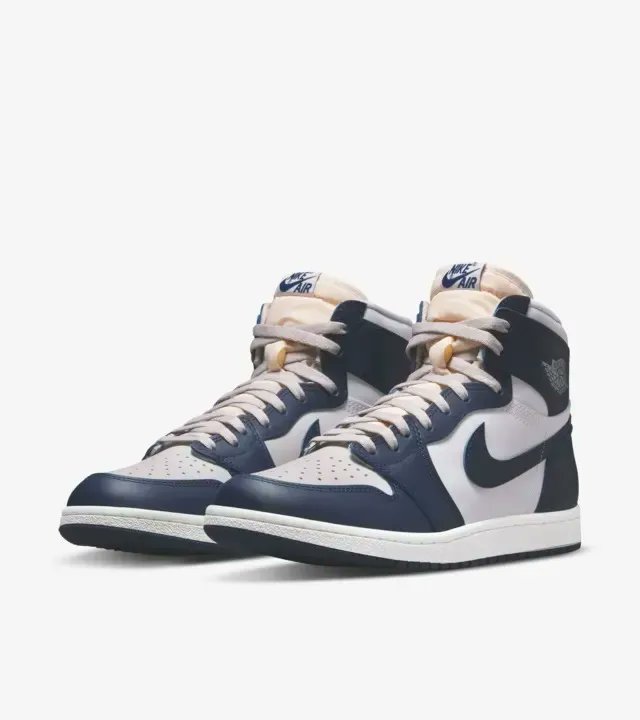 TheSiteSupply's tweet photo. [Release Reminder] Air Jordan 1 High '85 'College Navy' 💙 👟 

🌎 https://t.co/QkuuGK850o
🌎 https://t.co/QkuuGK850o

📊 Check Prices -> https://t.co/SiwtMj9wLM

Like if you're copping. ❤️ https://t.co/2choh6AOpB