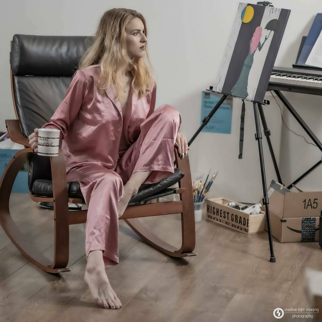 createlightimag's tweet photo. #chill #home #afternoon #artist #silk #pink #pajamas #stunning #studio #lifestyle #tea #locks #creative #work
#model @mikkibumblebee https://t.co/RgEtveICy4 https://t.co/ppWayBxjR7