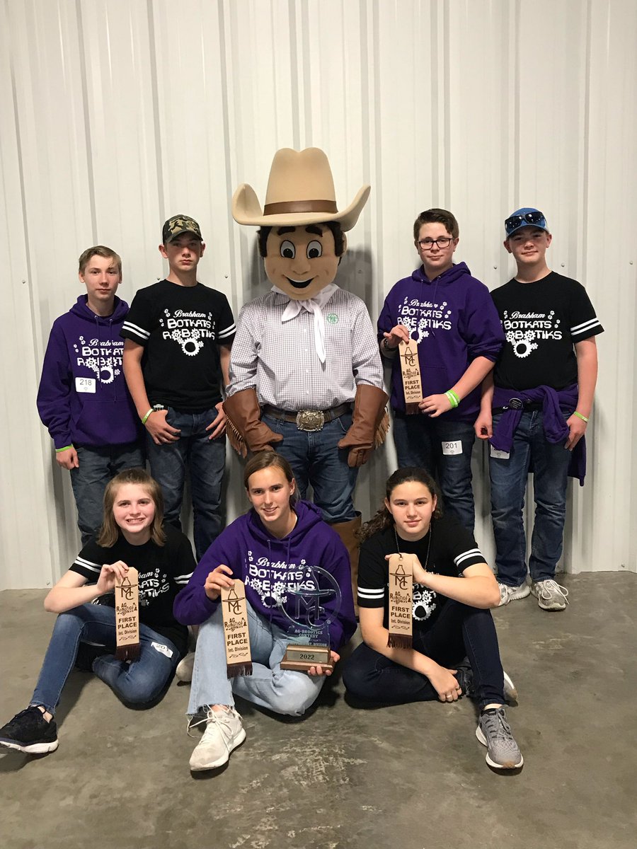 WildkatRobotiks's tweet photo. Good things are happening with @WildkatRobotiks . Congrats to the .@BrabhamBotkats team who took first at the #AgRobotics competition at the #MoCoFair2022. And a good showing by the rookie squad from @LLMSLynx, too.  @mcfatx https://t.co/YrbICaW0hb