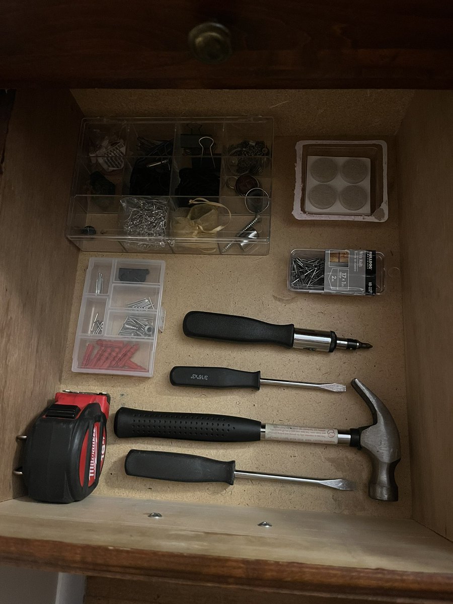 Percivax's tweet photo. Me: Laughing bc Wang Yeo in Goblin is so extra about how tidy and perfect he is about everything he does.

My desk drawers right now: https://t.co/RabE17twoe
