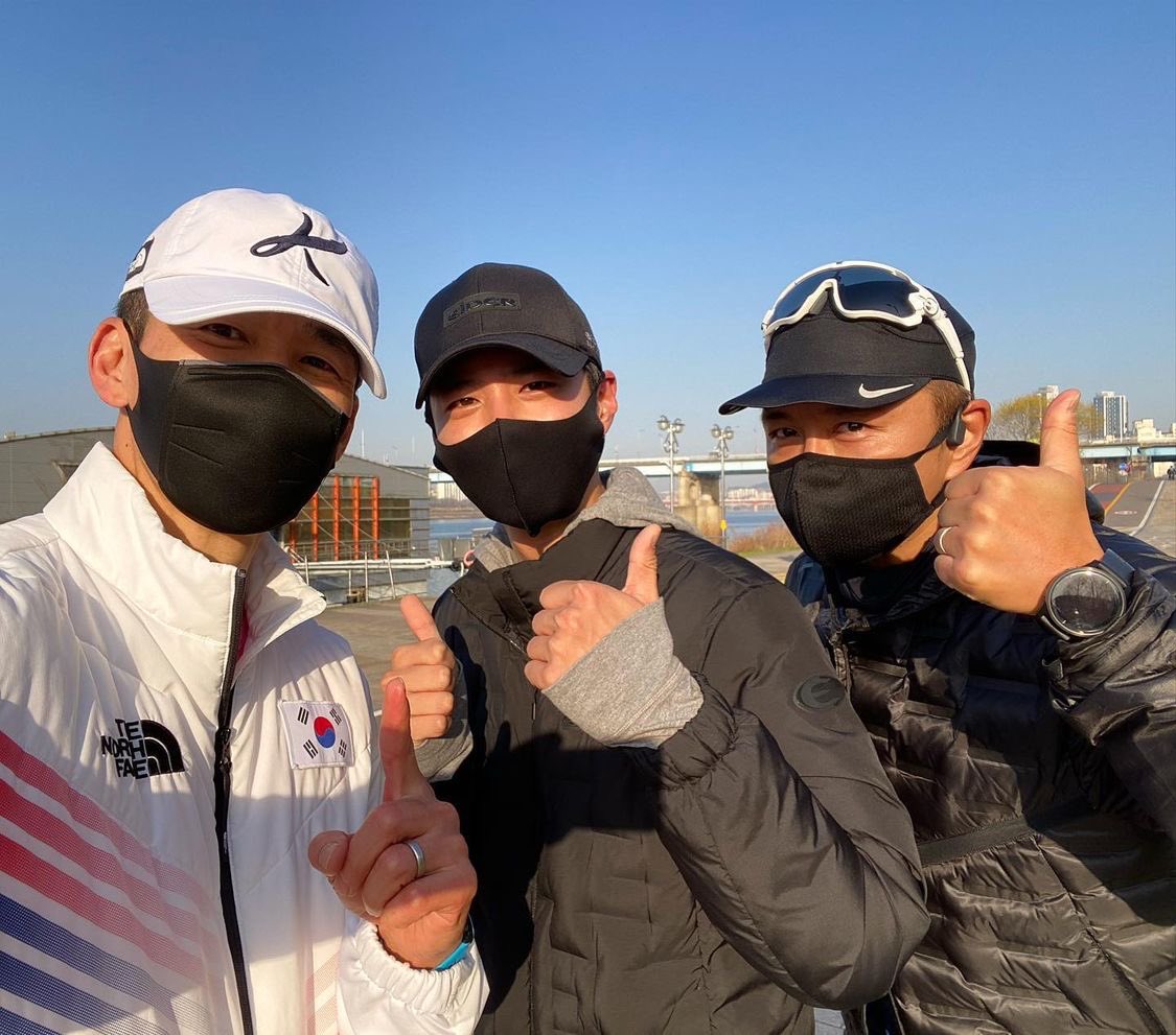 rh_BOGUMMY's tweet photo. 220402 션님 인스타그램

러닝크루 새로운 멤버 (?̊̈🏃🏻

#박보검
https://t.co/1w7yCvfwqO https://t.co/eV0kyIZ2Vi
