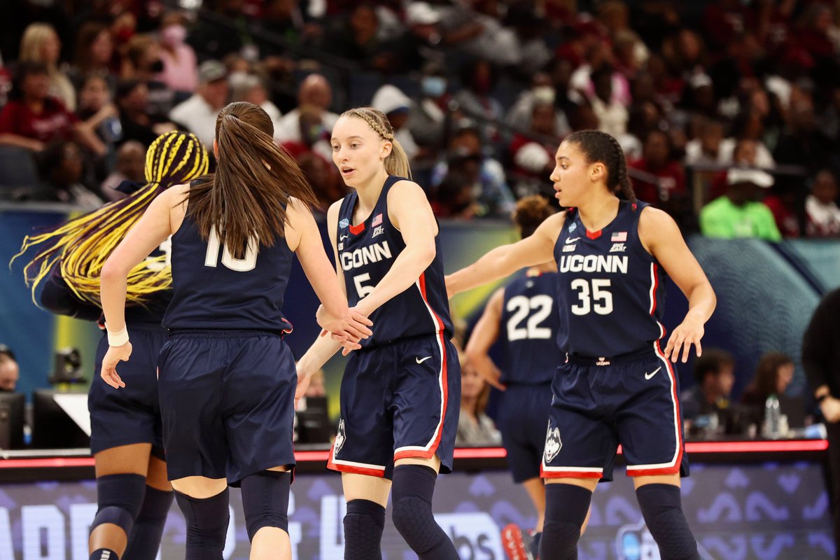 UConnWBB's tweet photo. UConn's defense 🔒

The Huskies have held Stanford scoreless for the last 2:43! https://t.co/FfhijwLOmr