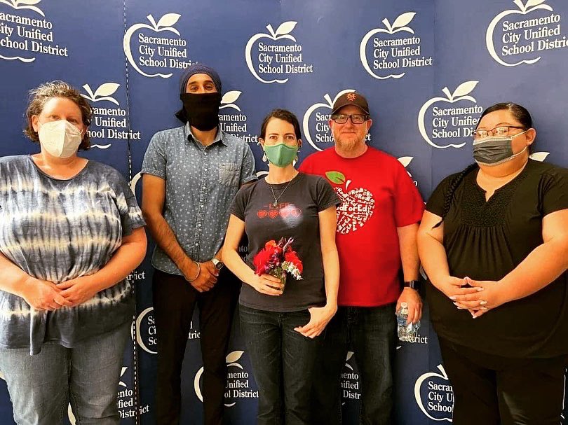 Jasjit4Sac's tweet photo. Thread: 48 hours since these parents of @officialSCUSD students began an sit-in at the district office. This group (IG: saccityparents4progress) is staying  put until the district acts in good faith bargaining and comes to a fair agreement with @SacTeachers and @seiu1021. (1) https://t.co/ozDeUlU0iP