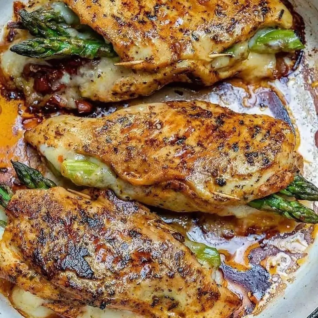 ketol0ve's tweet photo. My most loved chicken recipe is thus Asparagus Stuffed Chicken Breast Recipe– Tender, juicy, keto-friendly, and easy to make.
❤️
Save It To Read Later Again! 🔥
#mealsmadeeasy #healthyrecipe #ketocookies #ketochange #ketoforhealth #ketocoaching #lchfmamma https://t.co/Z0ZqYgmCZW