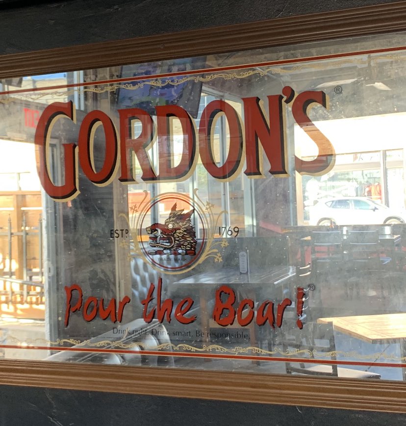 philipduff's tweet photo. Am I the only person who hitherto* didn’t associate @GordonsGinUK with boars? #gin #boar #boars #boaring *Before strolling into Augie’s Barbeque in San Antonio, Texas, of course. https://t.co/7tEEBYlmVw