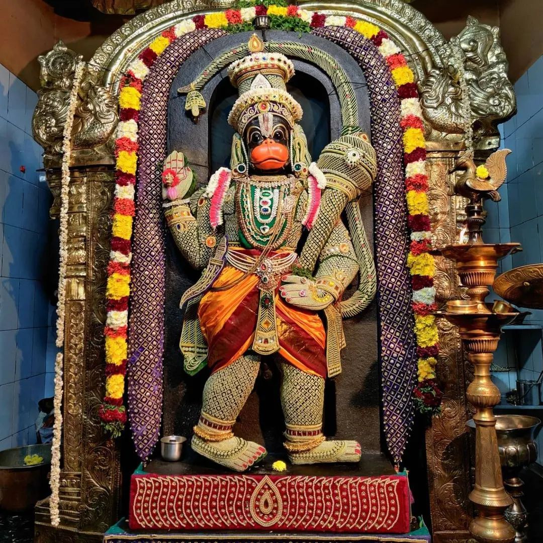mayamadhava's tweet photo. When #Valmiki completed his #Ramayana, Narada wasn't impressed. 'It is good, but Hanuman's Ramayana is better', he said.

'#Hanuman has written the Ramayana too!', Valmiki didn't like this at all, and wondered whose Ramayana was better.

So he set out to find Hanuman. 1/9 https://t.co/dOhrqgjl7g