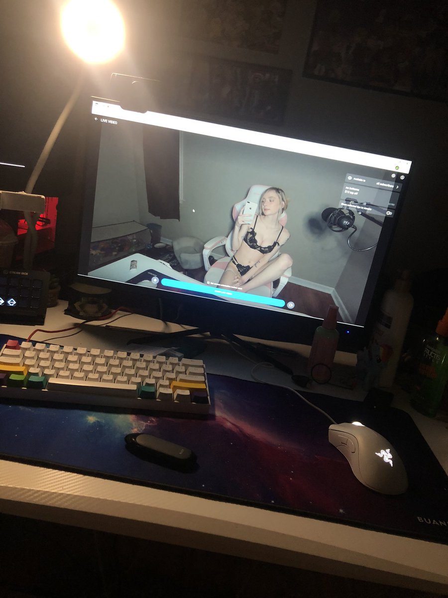 stepfrog69's tweet photo. Subscribe to watch me on OF 🤗😘 live now! https://t.co/vSBSyXRLji