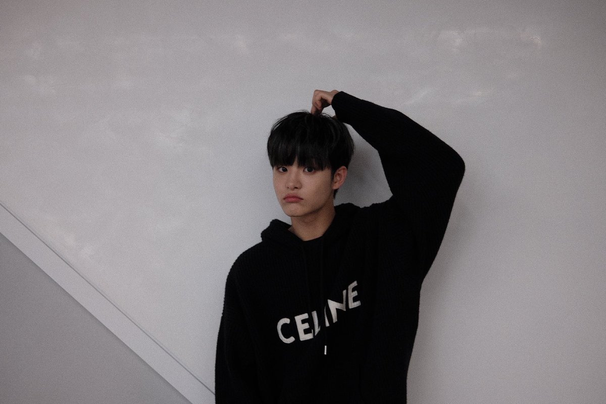 ก็พ่อกับป๊าอะคะะะะะะะะะ​ กรี้ดดดดดดดออด​ แจกฟลว100บาท​ เด่วมาสุ่ม​ #JIHOON​#ASAHI