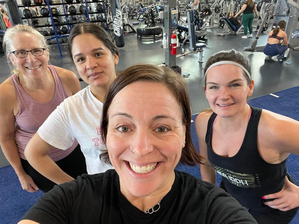 crunch_appleton's tweet photo. #repost 

HIIT training is amazing, but people often forget that strength training is just as important.

StrongHIIT combines the best of both worlds, and you can come try it Fridays at 9:00!!

Just look at these happy, strong faces 😁💪🏻

#crunchappleton #crunchtv #crunchgym https://t.co/OP5qw2m9yj