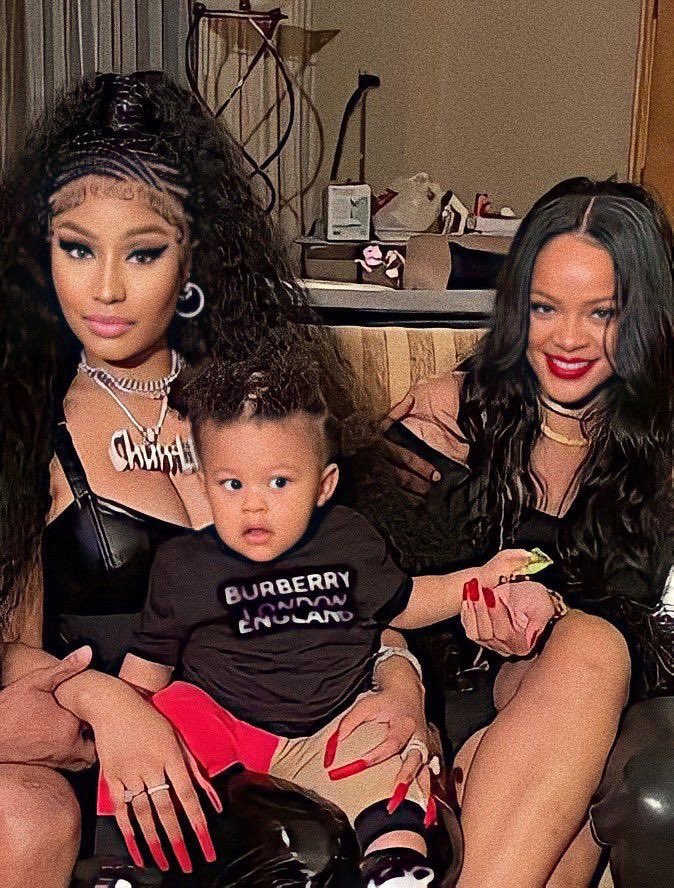 BadGirlChunLi's tweet photo. Rihnika will never die. #Fly2 https://t.co/JDUj7MH996