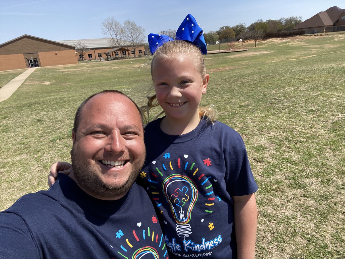 WLES_PE's tweet photo. 8 years ago my wife and I started an Annual Autism Awareness Walk on our campus. We now get to carry on this tradition with our own daughter who is a big first grader and loves to spread kindness! ⁦@WillisLaneES⁩ ⁦@OURSTARS_WLES⁩ ⁦@WLES_PE⁩ https://t.co/1G9P6uqraD