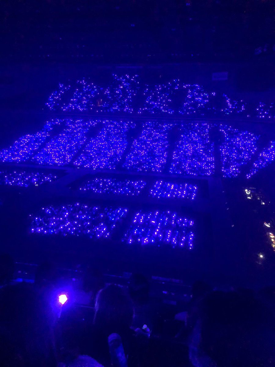 puspitafathya's tweet photo. 17 years into their career and still managed to fill up an arena this big!! super proud <3 https://t.co/AYypG2d8lx