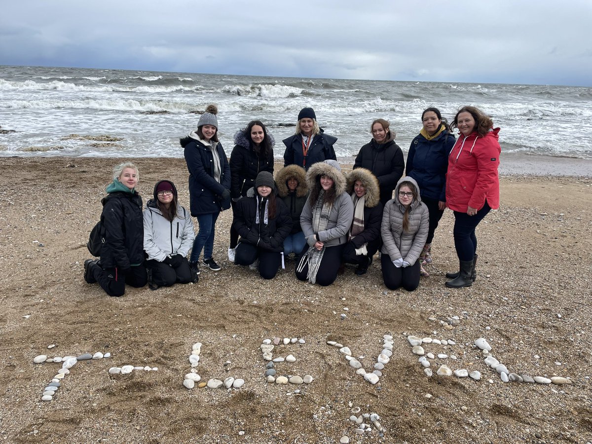 Who needs sunshine to go to the beach eh? Not our T Level Early Years students! They headed over to Seaham for Beach School thanks to Playology. 🏖️ Check out our T Levels here: bit.ly/3Ly8zgD @TLevels_govuk