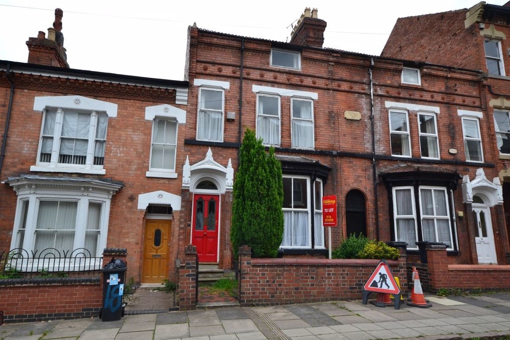 NJHLeicester's tweet photo. Reduced Student Let: Severn Street, Leicester, LE2 0NN. £80pppw. https://t.co/ATpEVVY0Vv https://t.co/81uaVzqcI5