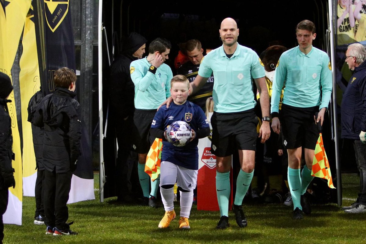 Om dan toch maar een persoonlijk hoogtepuntje te belichten! Dank <a href="/FCRobinstijn/">FC Robinstijn</a> <a href="/VVVVenlo/">VVV-Venlo</a> #FanOfTheMatch #VVVado