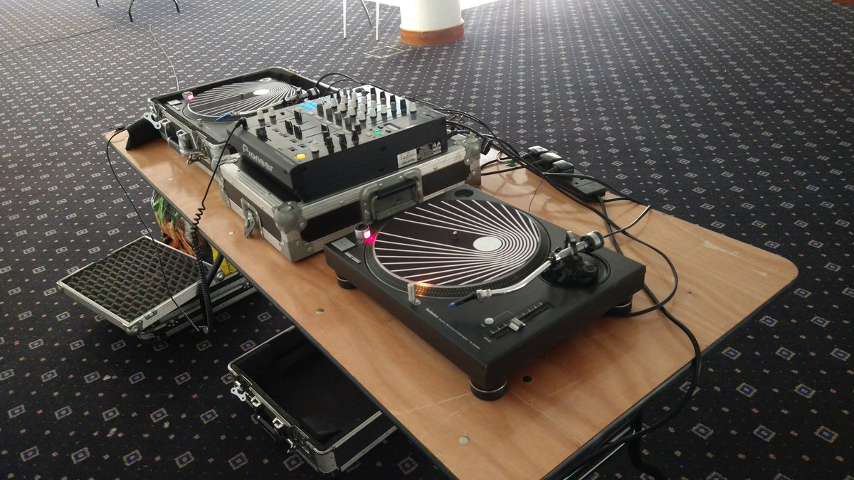 OpenDecksFC's tweet photo. @DJ_Ben_10 from open turntables is at York record fair today playing some deep house with a jazzy twist and down tempo beats. Cone and say hello. #openturntables #Vinyl https://t.co/ULOyf0MXAn