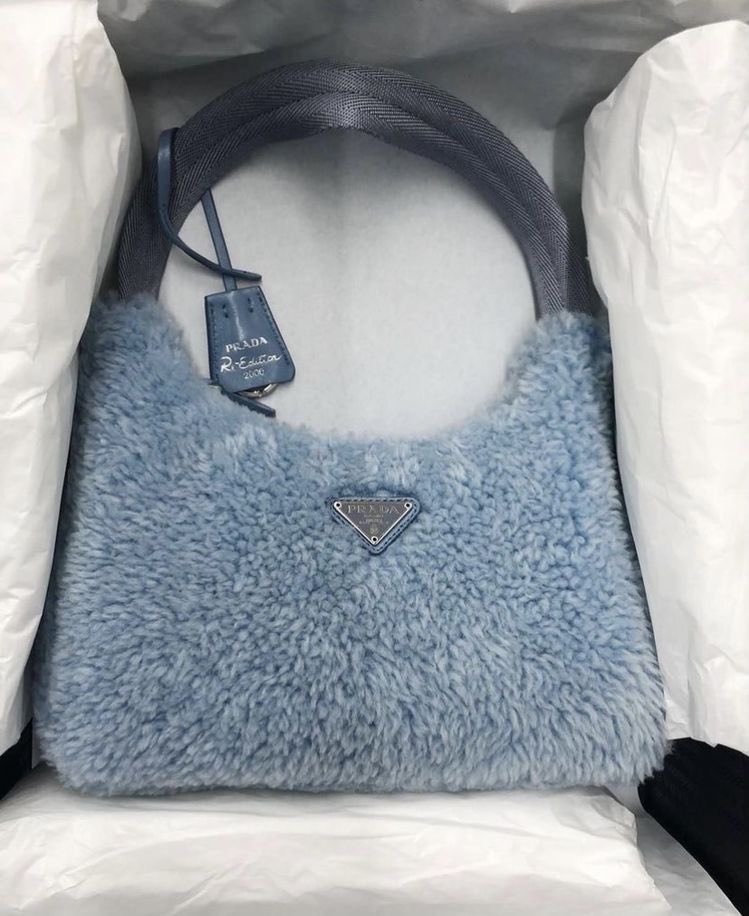 👜 on Twitter "fluffy prada bag https//t.co/sKzlY3cClD" / Twitter