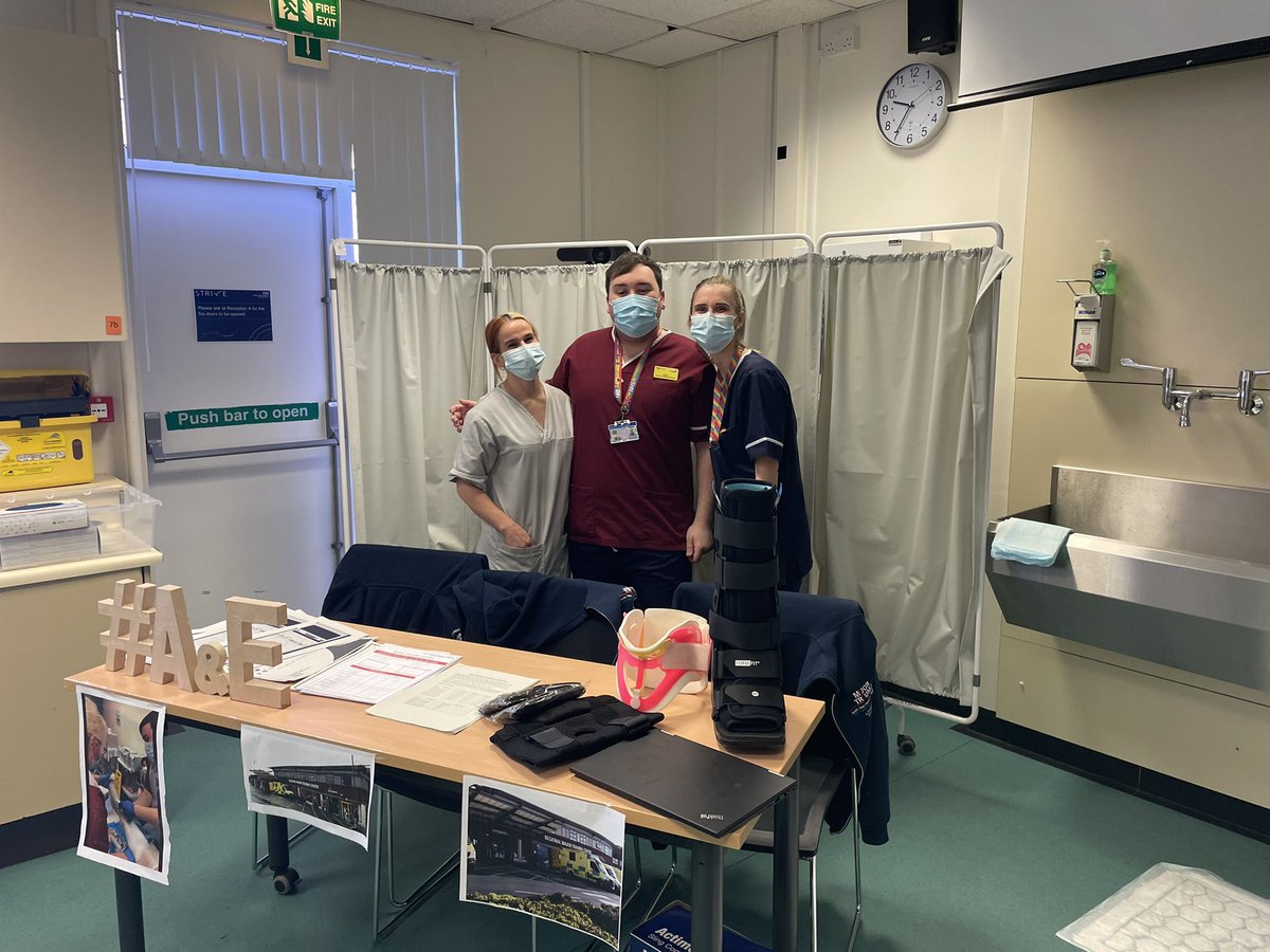 jackharrys's tweet photo. sharing fabulous areas @SouthTees @TeessideUni #thirdyearstudents #Recruitment https://t.co/4SS01GckO0