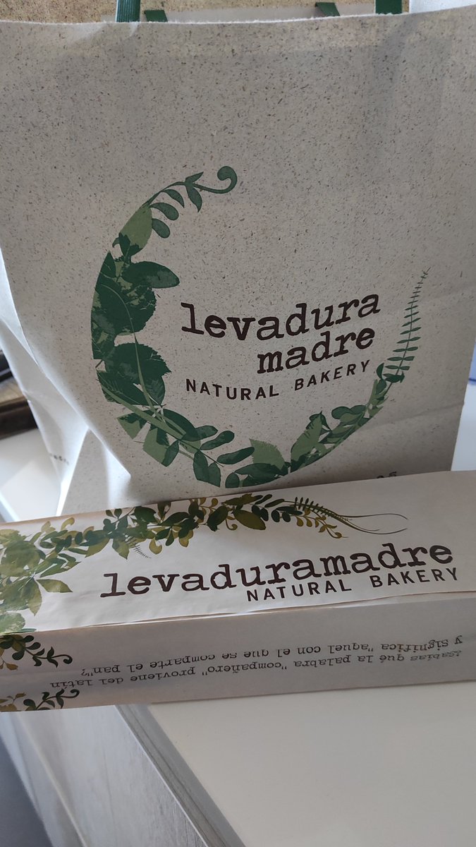 metrovaldebebas's tweet photo. Hoy hemos empezado el sabado con panes de #levaduramadre en valdebebas en samaranch (edificio Amenábar). Esperamos que les vaya muy bien y a seguir disfrutando de estos panes exquisitos de masa madre. @HilosValdebebas @AVValdebebas @AVcarcavas @Padre3D https://t.co/7Deaa0lL31