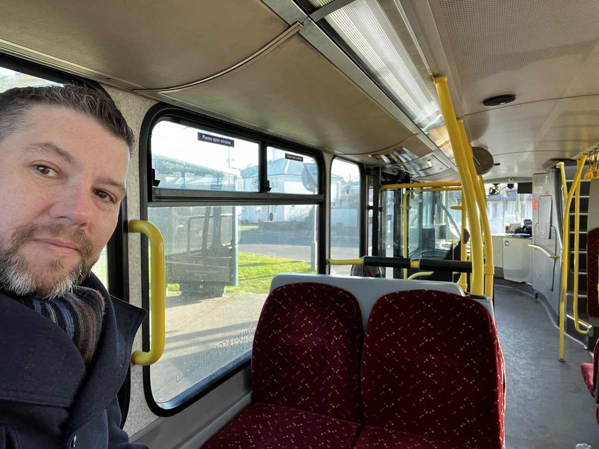 CJMyers1977's tweet photo. I’ve been out on the new @Sullivanbuses #Route84 service this morning. The buses are very smart, loving the green ‘country’ paint job.  

Still lobbying for the Barnet section. But it’s great that the St Albans leg has been preserved. https://t.co/owCWnZOgyN