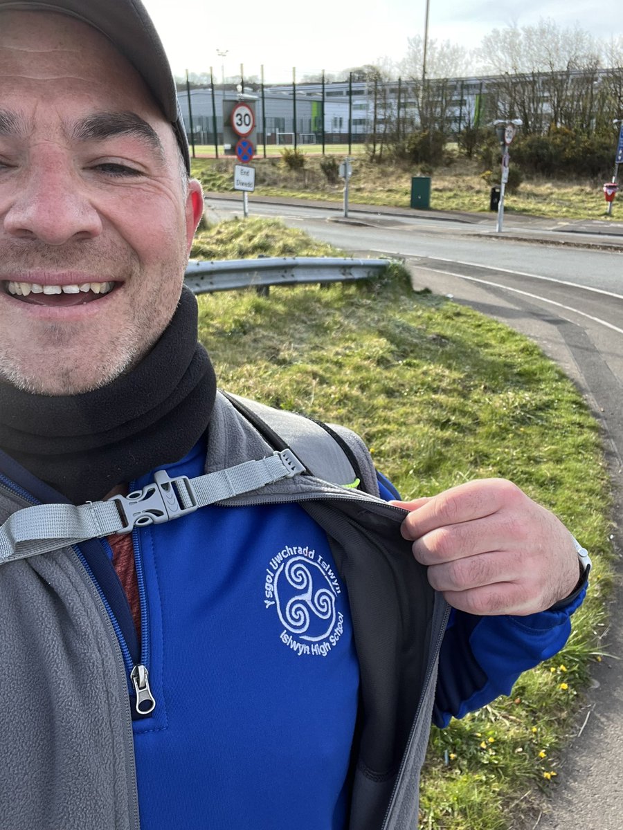 After 4hrs and 45 minutes we are 25km in and what better place to take a quick selfie? <a href="/IslwynHigh/">Islwyn High School</a> 
Watkins is repping the IHS badge proudly! 
#60Kin1Day #AutismAcceptanceMonth