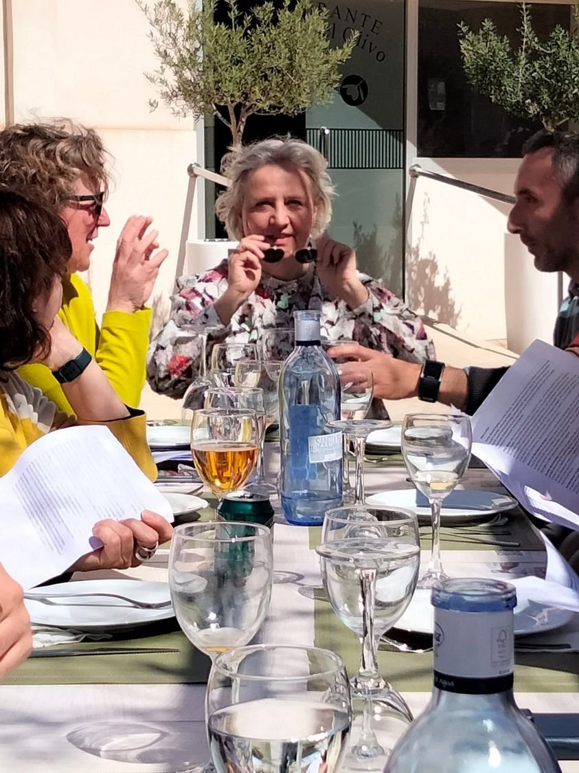 fantastic PhD dissertation from <a href="/Gweboo/">Gwendolijn Boonekamp</a>  member of <a href="/ETC_PHHP/">ETC_PHHP</a> very proud of her fantastic work on what moves us?her fans club is growing and growing