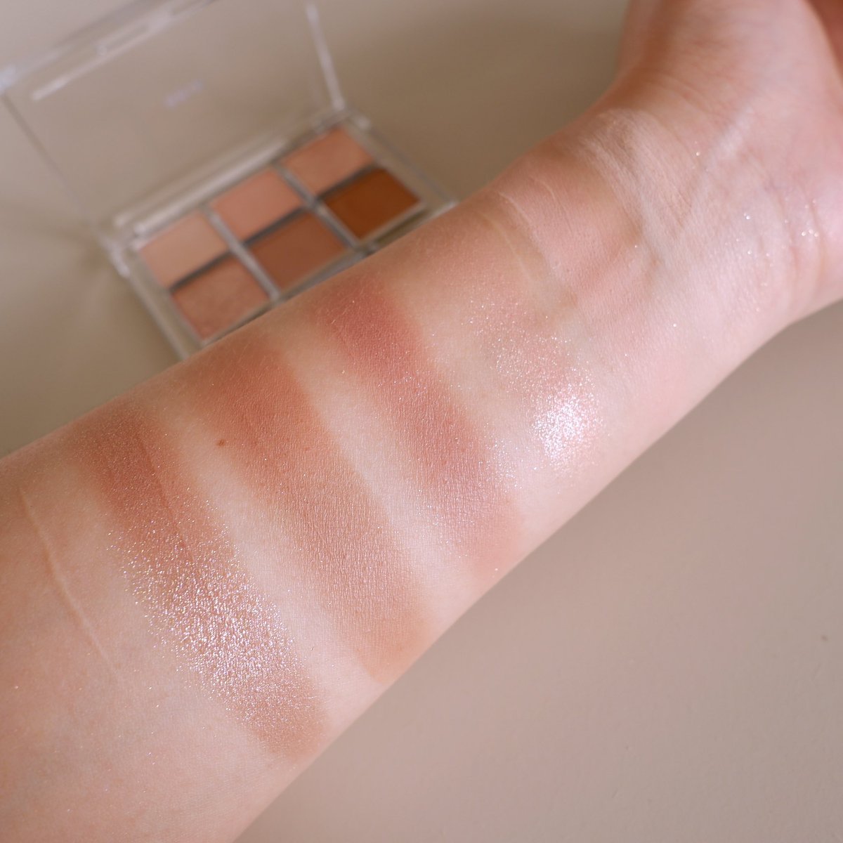 Viviennewonder's tweet photo. Bbia เอาอีกแล้วจ้า ready to wear eye palette ออกของใหม่เก๊ง ออกอีกแล้ว อายชาโดว์สีนู๊ด อันนี้นู๊ดสวย นู๊ดแพง นู๊ดผู้ดี แล้วเนื้อนุ่มเกลี่ยเนียน ไม่มีผิดหวังอะ นี่ชอบโทนสีที่เค้าจัดมา จัดว่าเด็ดเลยทีเดียว เพิ่งเข้าไทยเลยสาว รีบไปตำ ช้าหมดแน่ 4.4 โปรแน่น กดไว้เลยสาว https://t.co/IfglL9u3zJ