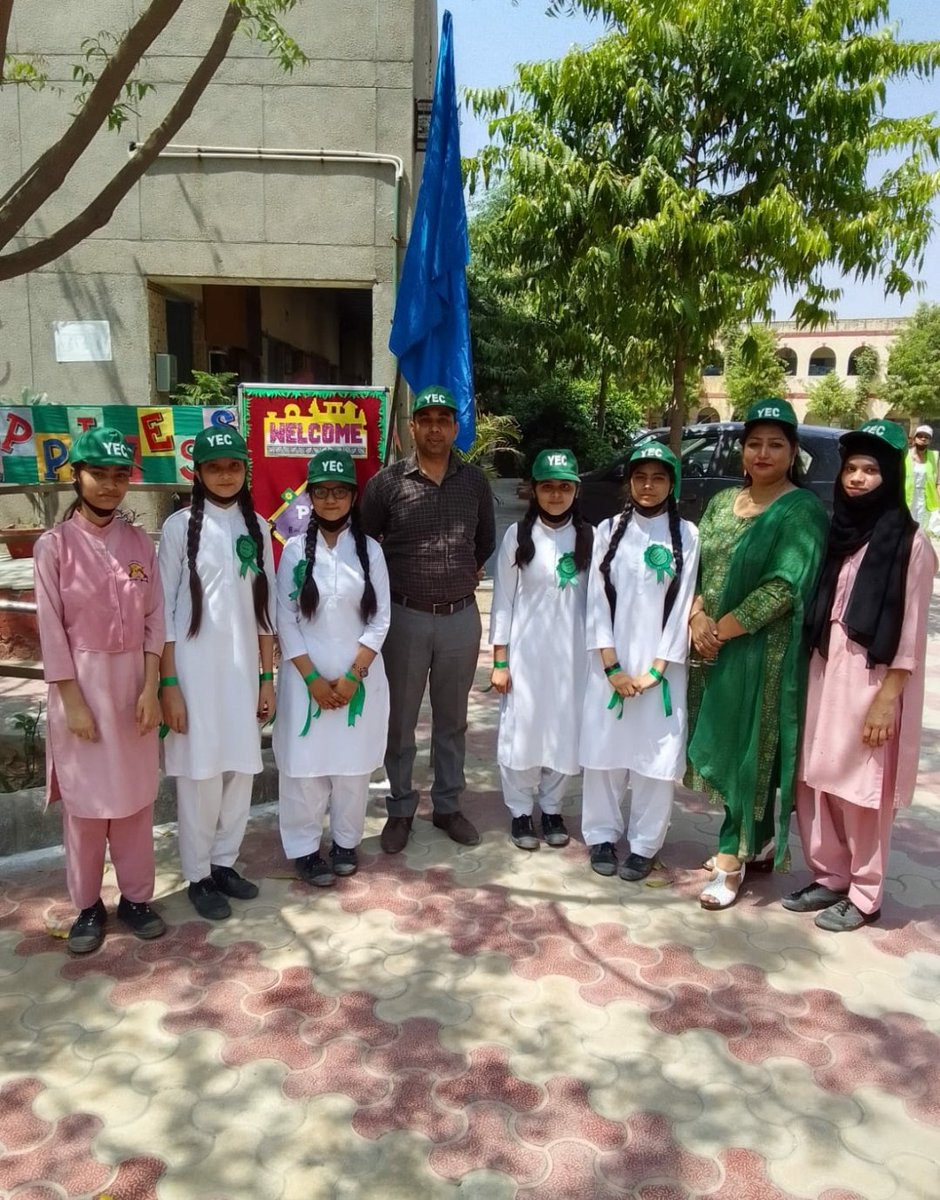 SeemaGovtTr's tweet photo. #ecofriendly welcome on #MegaPTM by ECO CLUB--JASOLA GREEN GIRLS at 
#GGSSSJASOLA Village under the guidance of honourable HOS @KavitaSaini_DoE
and wonderful Mentor @rohit_upadhyaya https://t.co/gEP40dZwhR