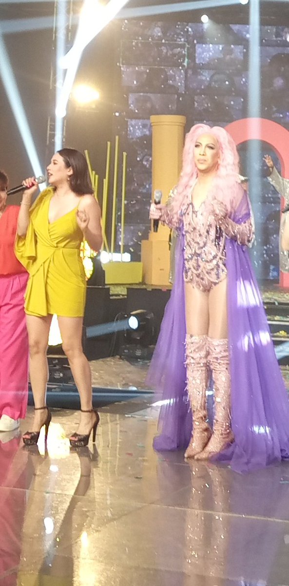 basta magkatabi kayo okay na ko 💛

#ShowtimeHappyVGtoYou
