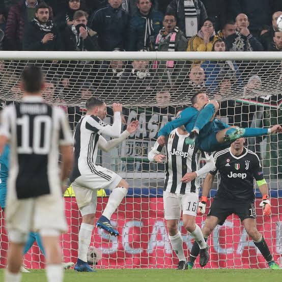 TeamCRonaldo's tweet photo. On this day 4 years ago Cristiano Ronaldo did this... 🐐 https://t.co/GtDnuWCZmY