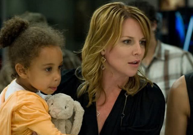 marychesf's tweet photo. Seria emocionante o reencontro da @LaurelLHolloman com a garotinha que interpretou a Angie no #thelwordOG https://t.co/UElrmYLiqz