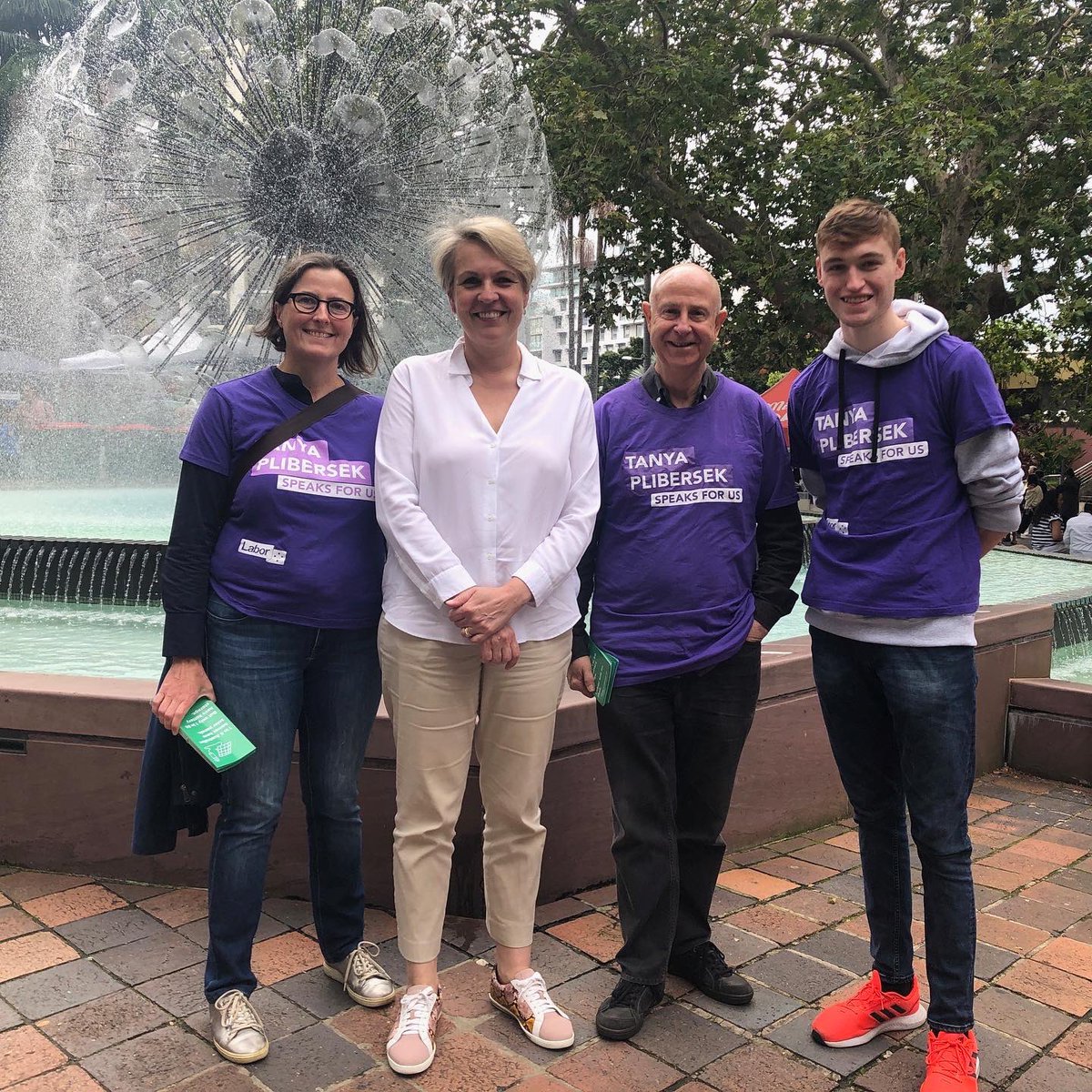 tanya_plibersek's tweet photo. Saturday morning in Sydney spent campaigning for a better future under a Labor government. https://t.co/XkdduVr0tb
