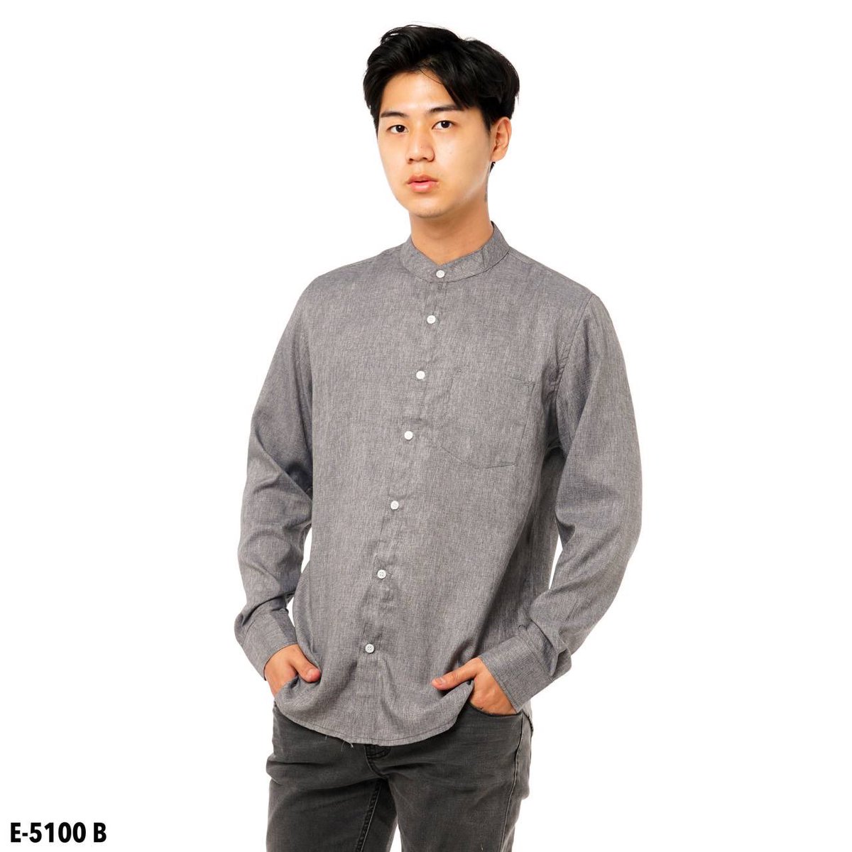 continuitee's tweet photo. Uda pada nentuin tema outfit lebaran kalian? Tipe klasik ini cocok banget buat kalian yang simple dan bisa tampil gaya loh! 
🔗 https://t.co/NdHbrsOu7q https://t.co/QD0jgAvIS7