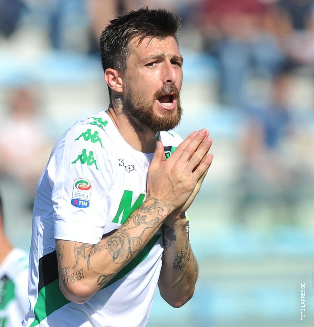 SerieA_ID's tweet photo. Tifosi, laga #LazioSassuolo akan dilangsungkan pukul 2⃣3⃣.0⃣0⃣ WIB nanti.

Selain @Acerbi_Fra dan Sergio #Floccari, bisakah kamu sebutkan 2⃣ nama pemain lainnya yang pernah membela @OfficialSSLazio dan @SassuoloUS? 🔎 

#SerieA💎 #WeAreCalcio https://t.co/v9q01BMdeJ