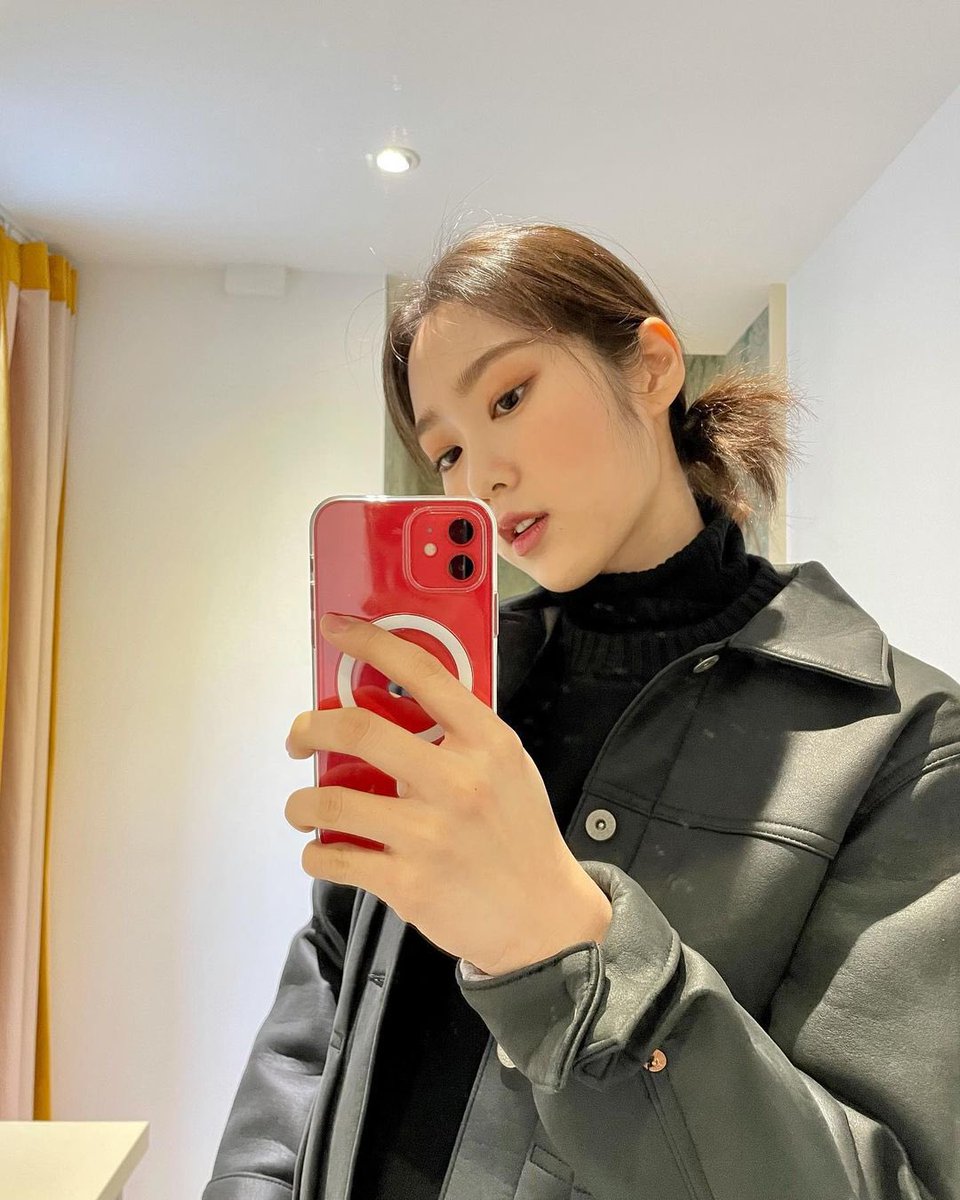 undorphin's tweet photo. Ka-chick! 📸 Let me capture this moment when we first met. I’ll send you the picture once you answered my question: What’s the fun fact about yourself? https://t.co/EP8S2OKUJH