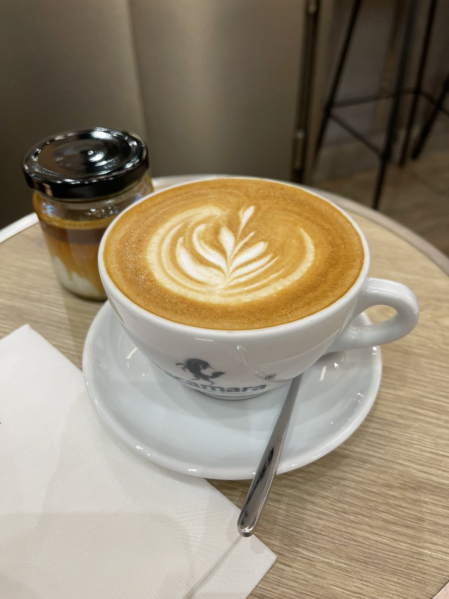 ManumaA88's tweet photo. จิบกาแฟ แก้เครียดซะหน่อย https://t.co/TZ3E0999yT