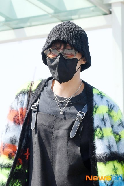 OldArmyCR1's tweet photo. Buen viaje Hobi #HaveASafeFlightBTS #GetWellSoonJhope #JHOPE @BTS_twt https://t.co/Ld09CAnlnK