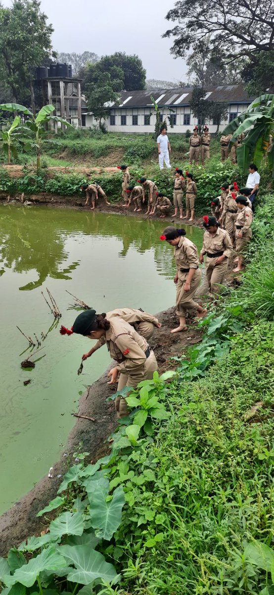 prodefgau's tweet photo. #PuneetSagarAbhiyan organized at the #CollegeofVeterinaryScience Khanapara by cadets of 47 #Assam R&amp;V Sqn #NCC, by cleaning the water bodies inside the College campus &amp;  plogging  to remove plastic &amp; other waste material from 3 water bodies.  
@nccner
@HQ_DG_NCC @diprassam https://t.co/l0HFUSVE3y